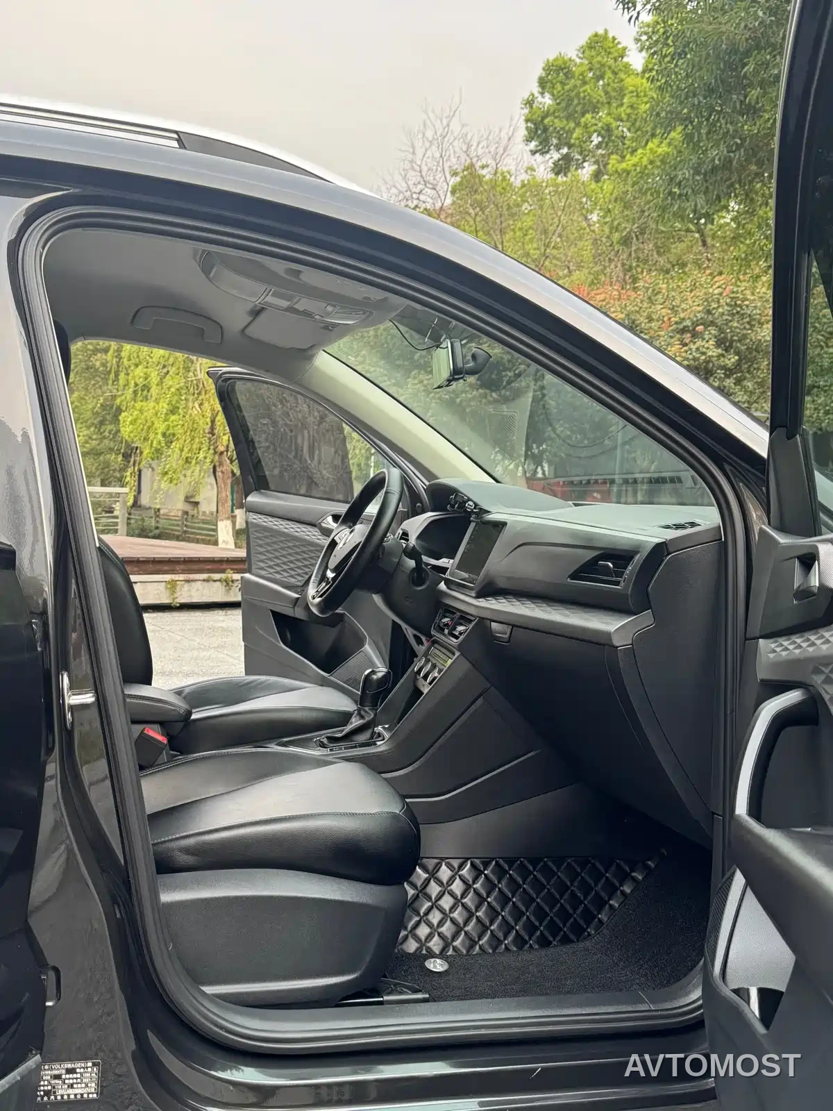 Volkswagen Tharu 2022 280TSI 2WD Trend — фото 10
