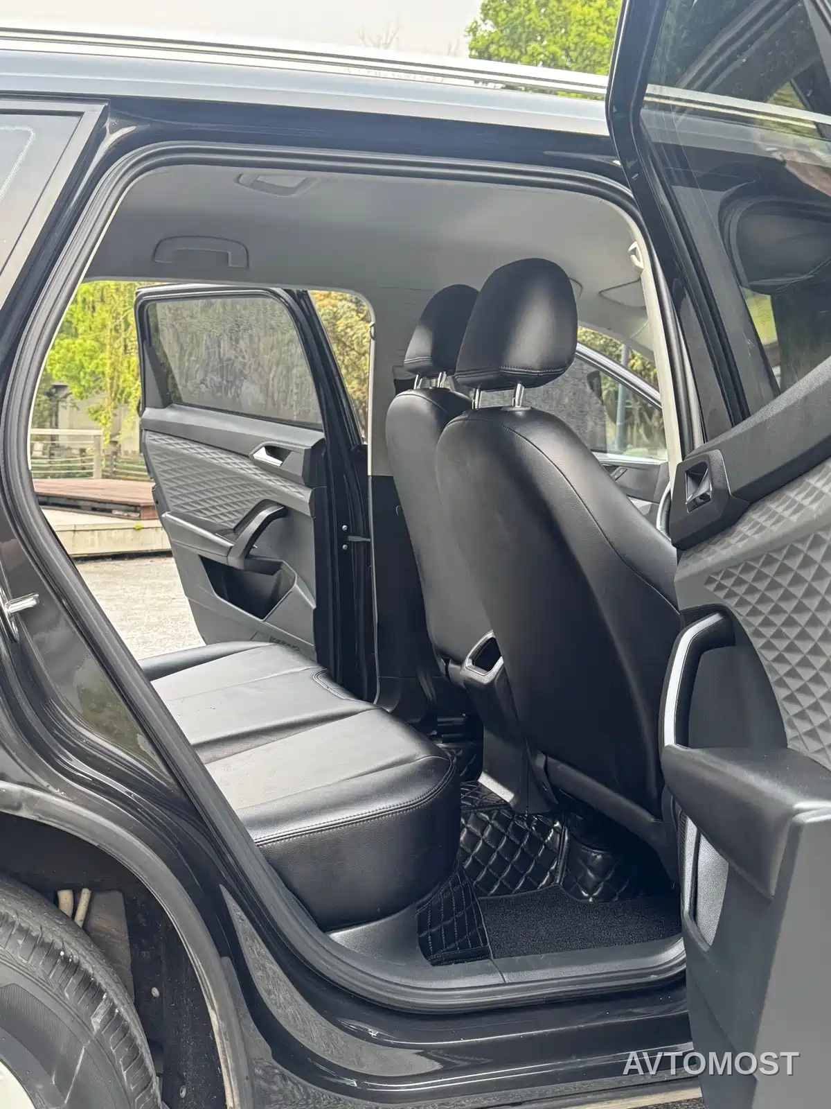 Volkswagen Tharu 2022 280TSI 2WD Trend — фото 11