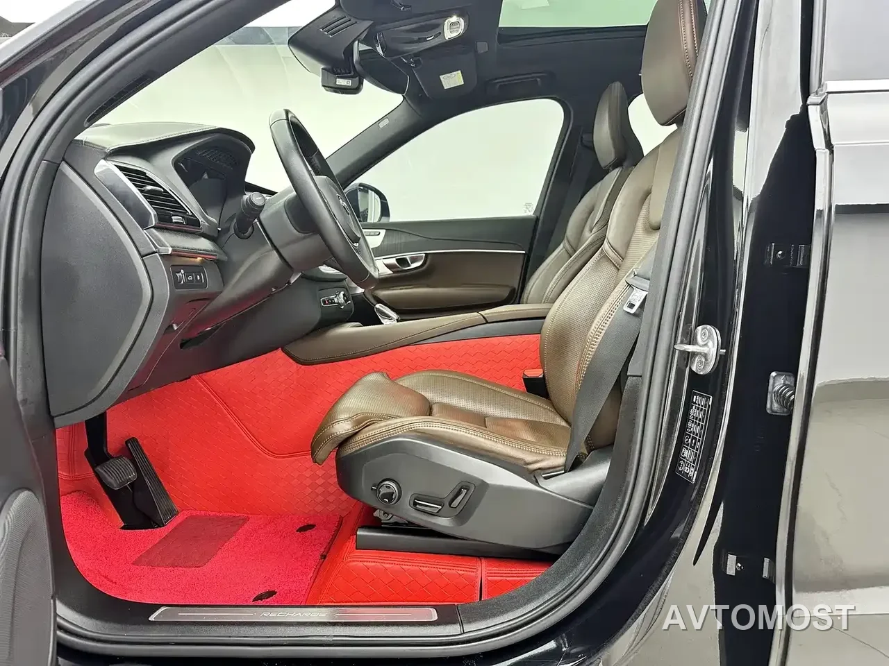 Volvo XC90 Plug-in Hybrid 2022 Facelift E-Drive Hybrid T8 Intelligent Premium Luxury 7-Seater — фото 3