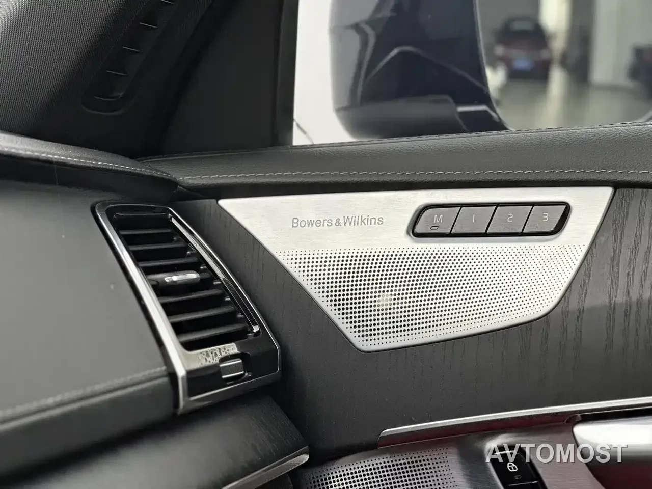 Volvo XC90 Plug-in Hybrid 2022 Facelift E-Drive Hybrid T8 Intelligent Premium Luxury 7-Seater — фото 12