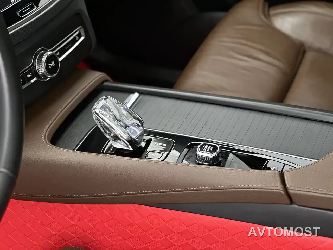Volvo XC90 Plug-in Hybrid 2022 Facelift E-Drive Hybrid T8 Intelligent Premium Luxury 7-Seater — фото 13