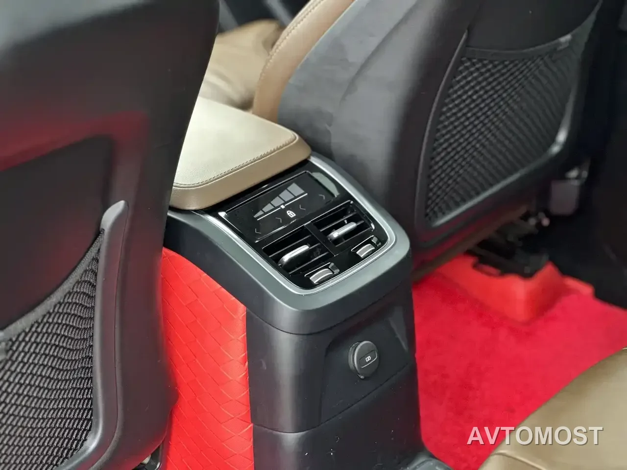 Volvo XC90 Plug-in Hybrid 2022 Facelift E-Drive Hybrid T8 Intelligent Premium Luxury 7-Seater — фото 14