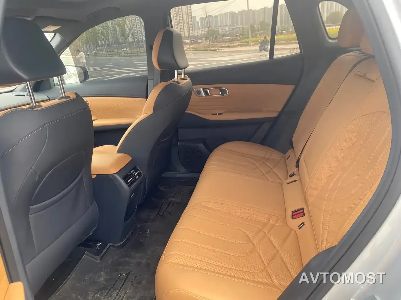 Geely Galaxy Starship 7 EM-i 2025 Model 120km Explorer+ Edition — фото 5