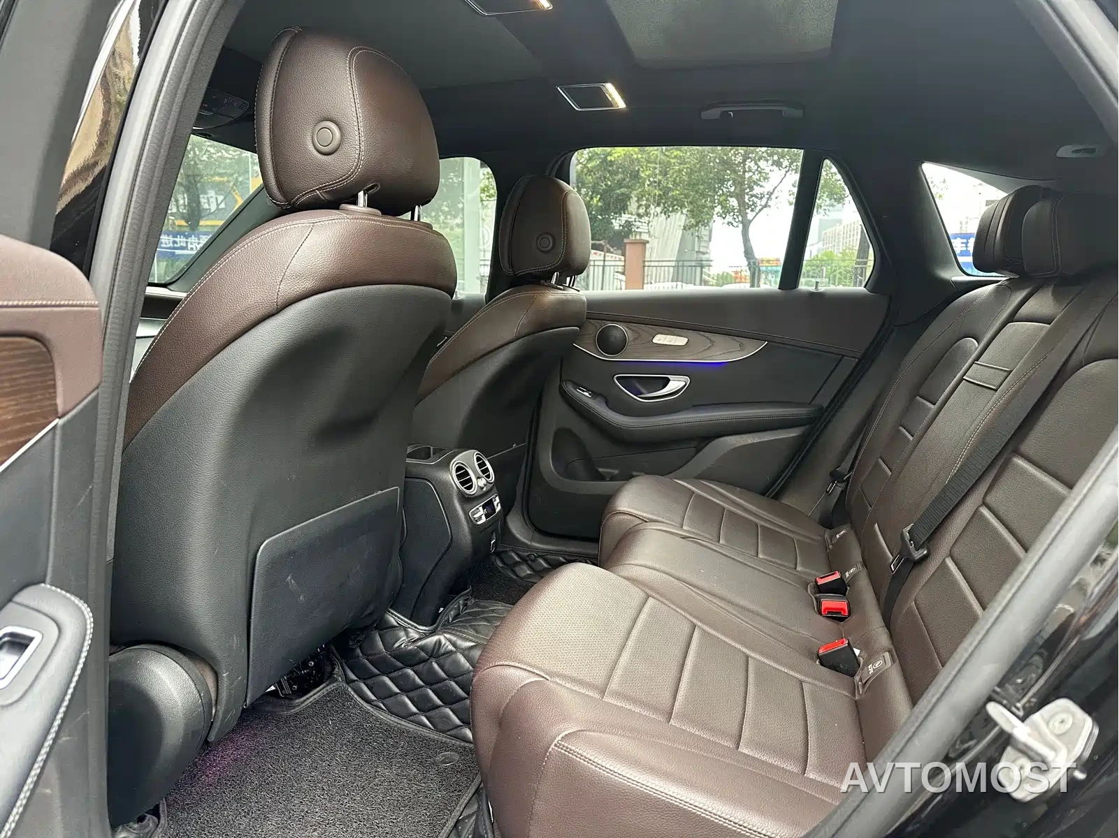 Mercedes-Benz GLC 2022 Facelift GLC 260 L 4MATIC Luxury Model — фото 9