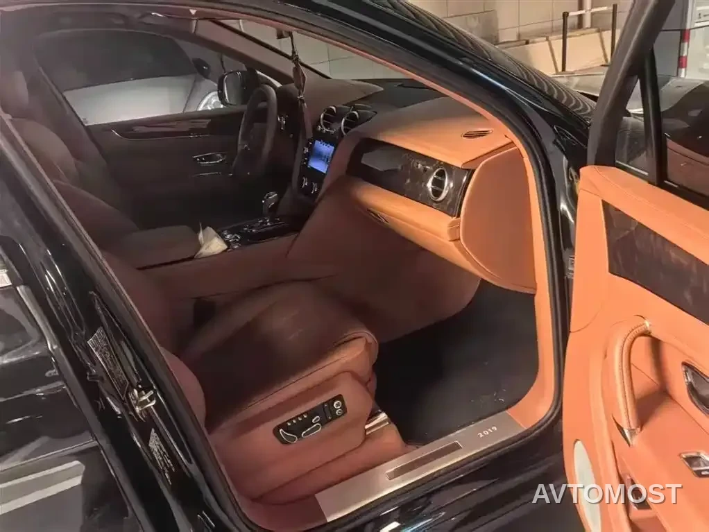 Bentley Bentayga Hybrid 2019 3.0T PHEV — фото 4