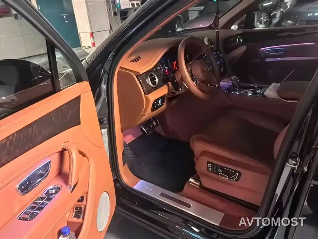 Bentley Bentayga Hybrid 2019 3.0T PHEV — фото 6