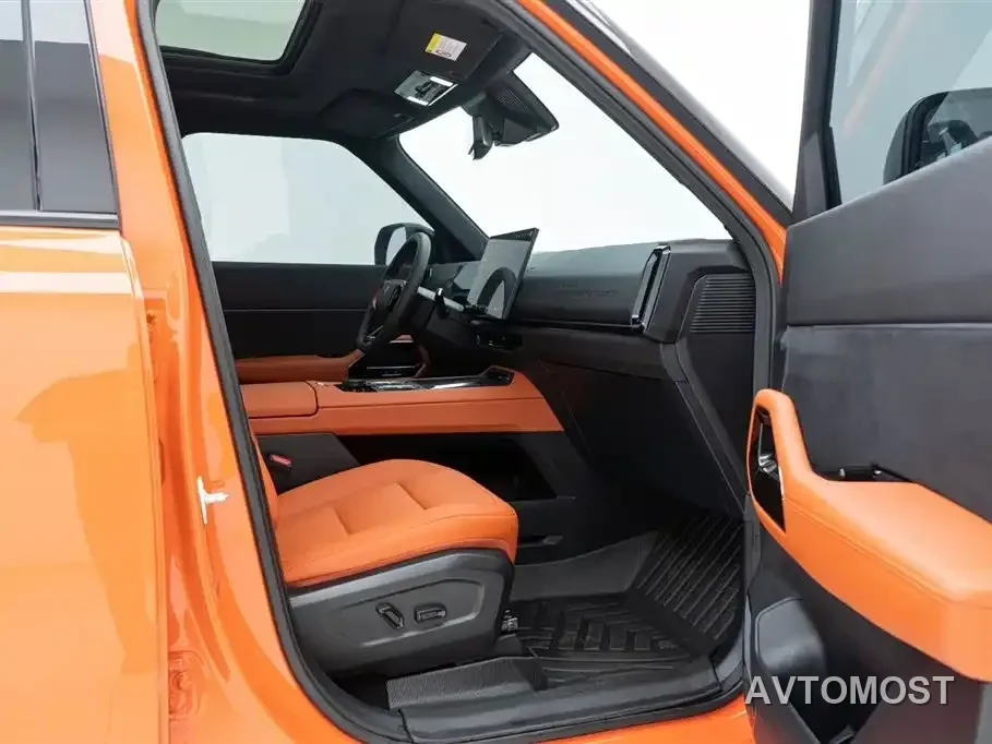 Ford Mustang NEV 2025 Mozuan Extended Range Edition — фото 11