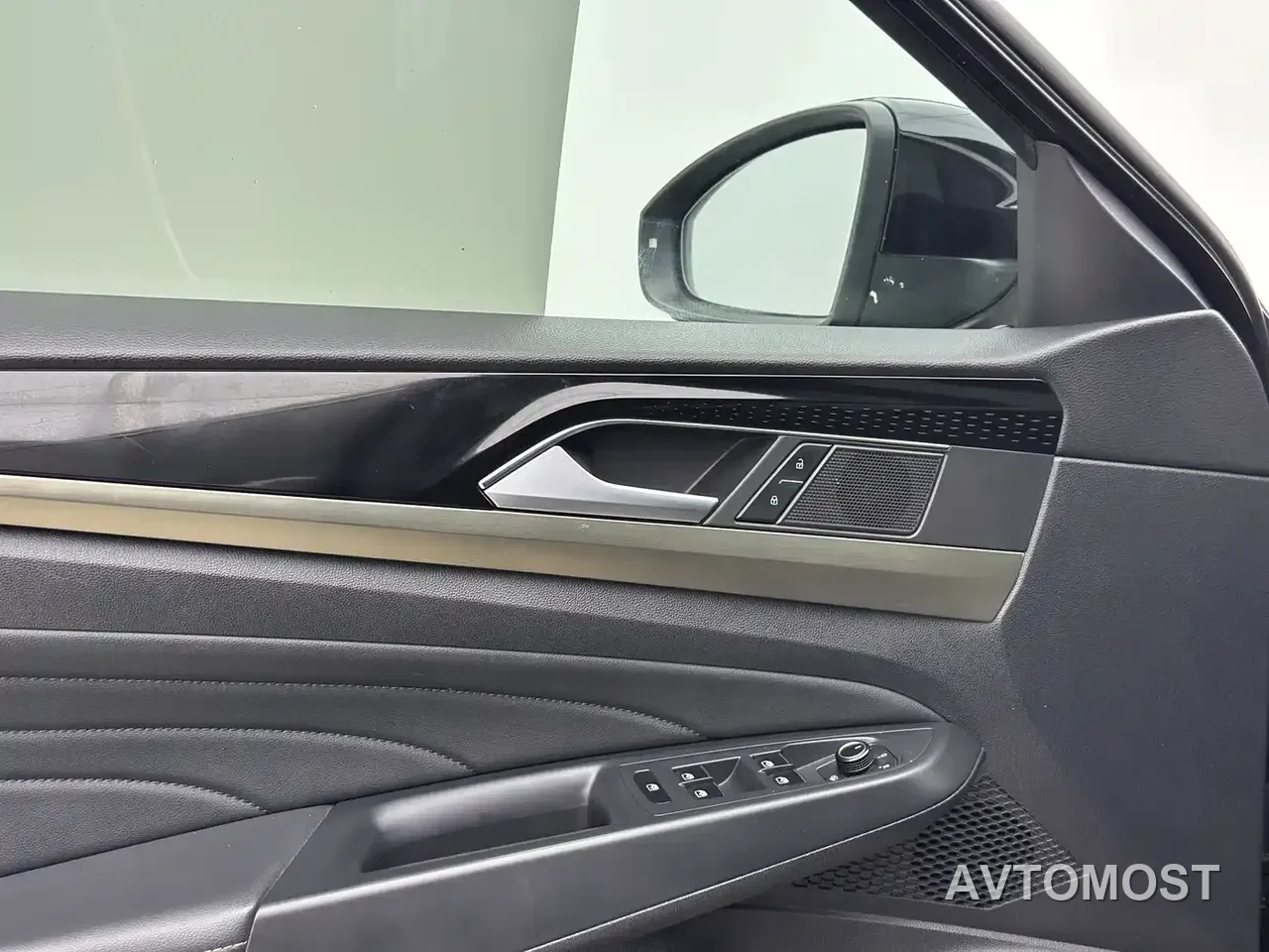 Volkswagen Passat New Energy 2020 430PHEV Hybrid Luxury (China VI) — фото 8