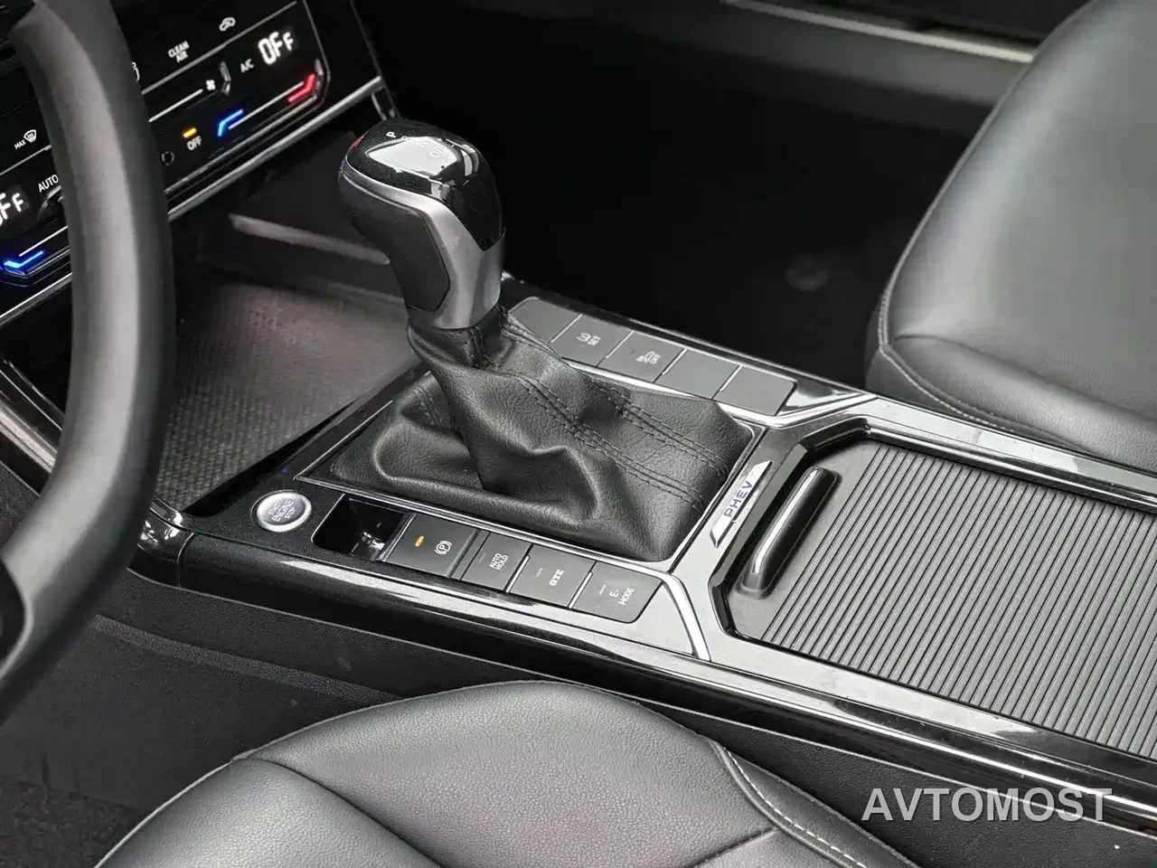 Volkswagen Passat New Energy 2020 430PHEV Hybrid Luxury (China VI) — фото 14
