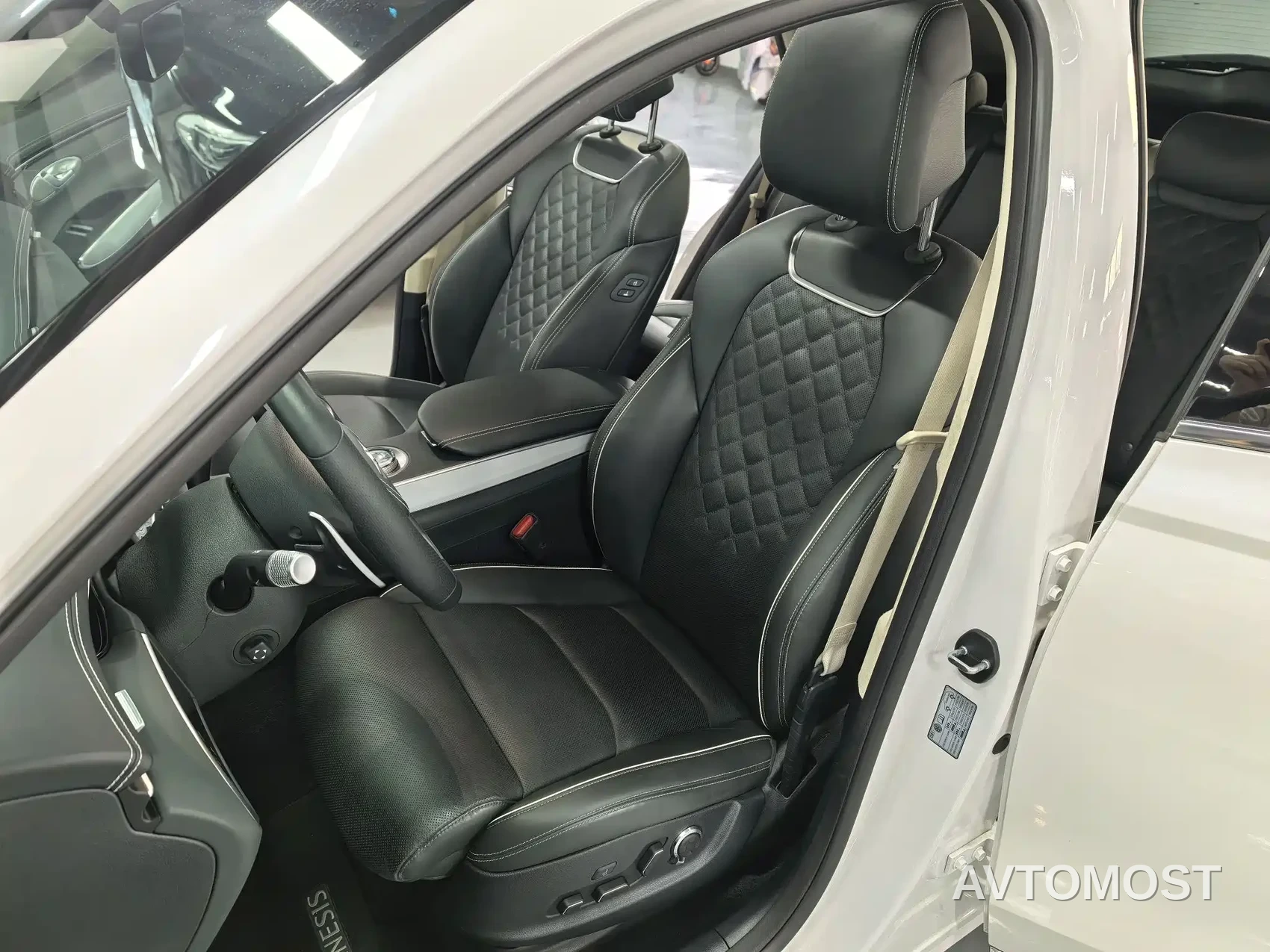 Genesis GV70 Electric 2023 Electric GV70 Flagship — фото 15