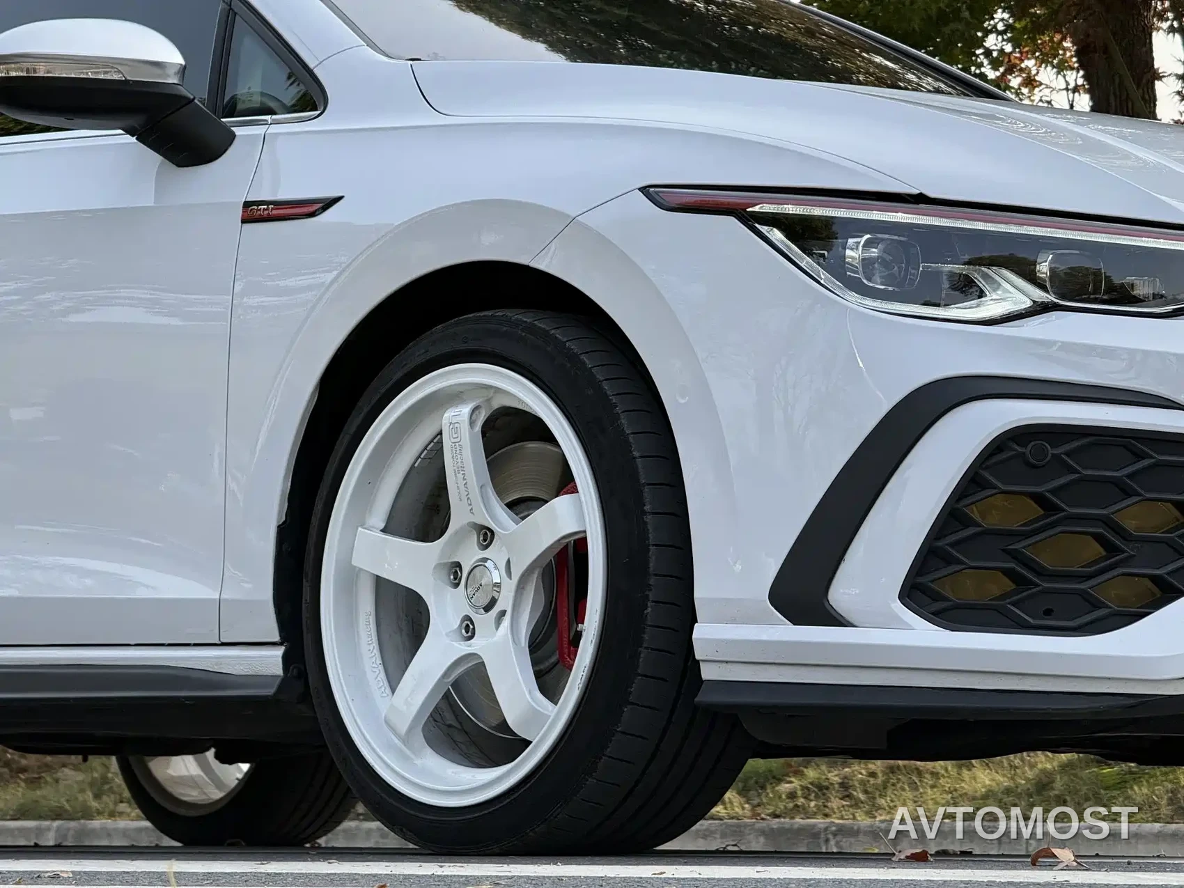 Volkswagen Golf GTI 2023 380TSI DSG GTI — фото 11
