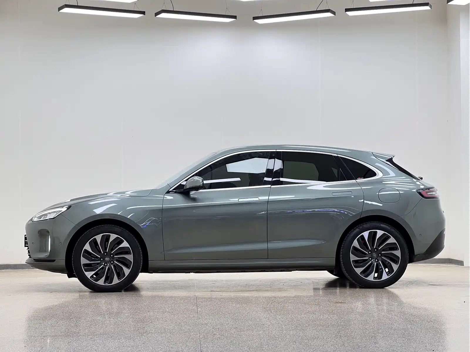 AITO M5 2022 Extended Range AWD Ultimate Edition — фото 4