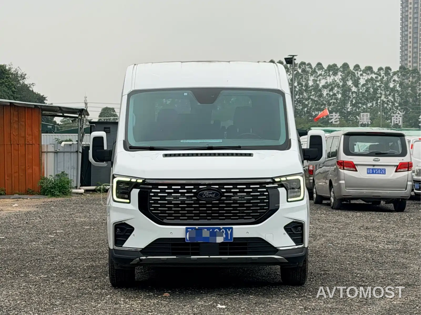 Ford Transit T8 2024 T8 2.3T Diesel Automatic Medium Wheelbase Medium Roof 9-Seat Business Travel Version (2/2/2/3 seating) — фото 2