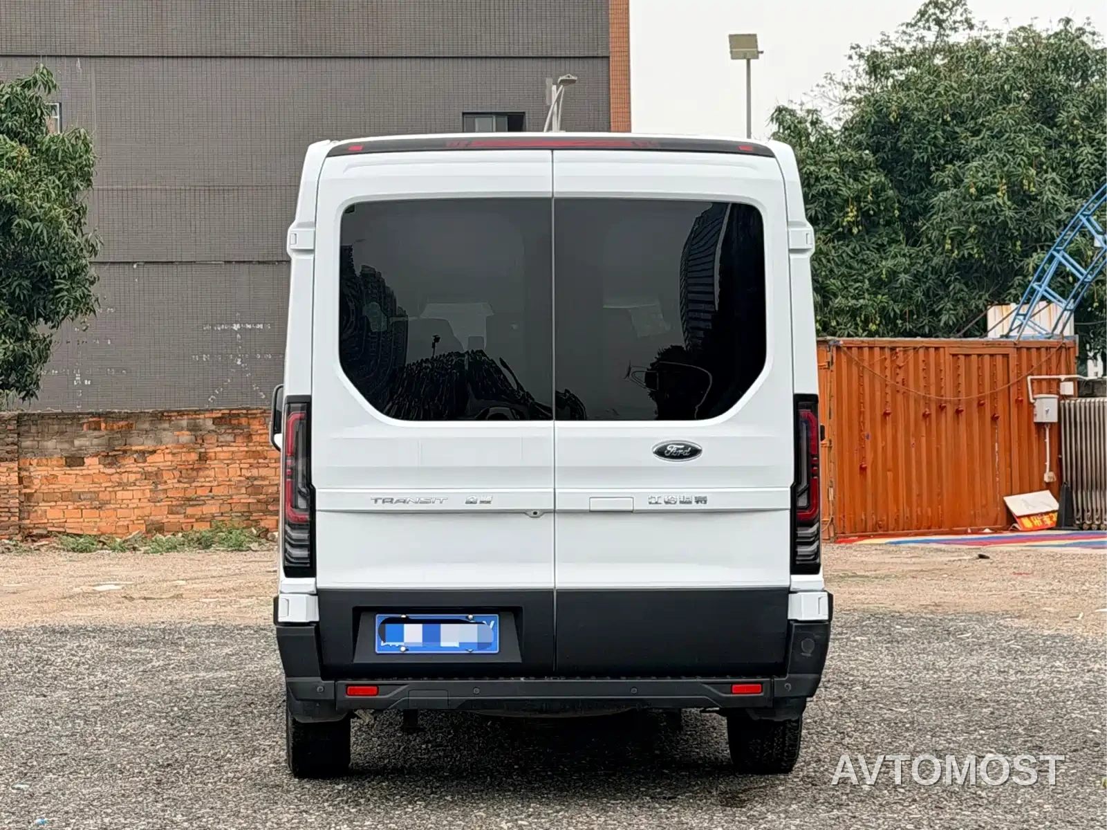 Ford Transit T8 2024 T8 2.3T Diesel Automatic Medium Wheelbase Medium Roof 9-Seat Business Travel Version (2/2/2/3 seating) — фото 4
