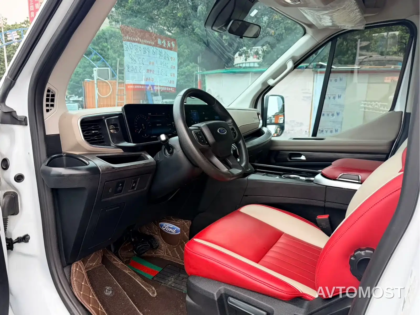 Ford Transit T8 2024 T8 2.3T Diesel Automatic Medium Wheelbase Medium Roof 9-Seat Business Travel Version (2/2/2/3 seating) — фото 7