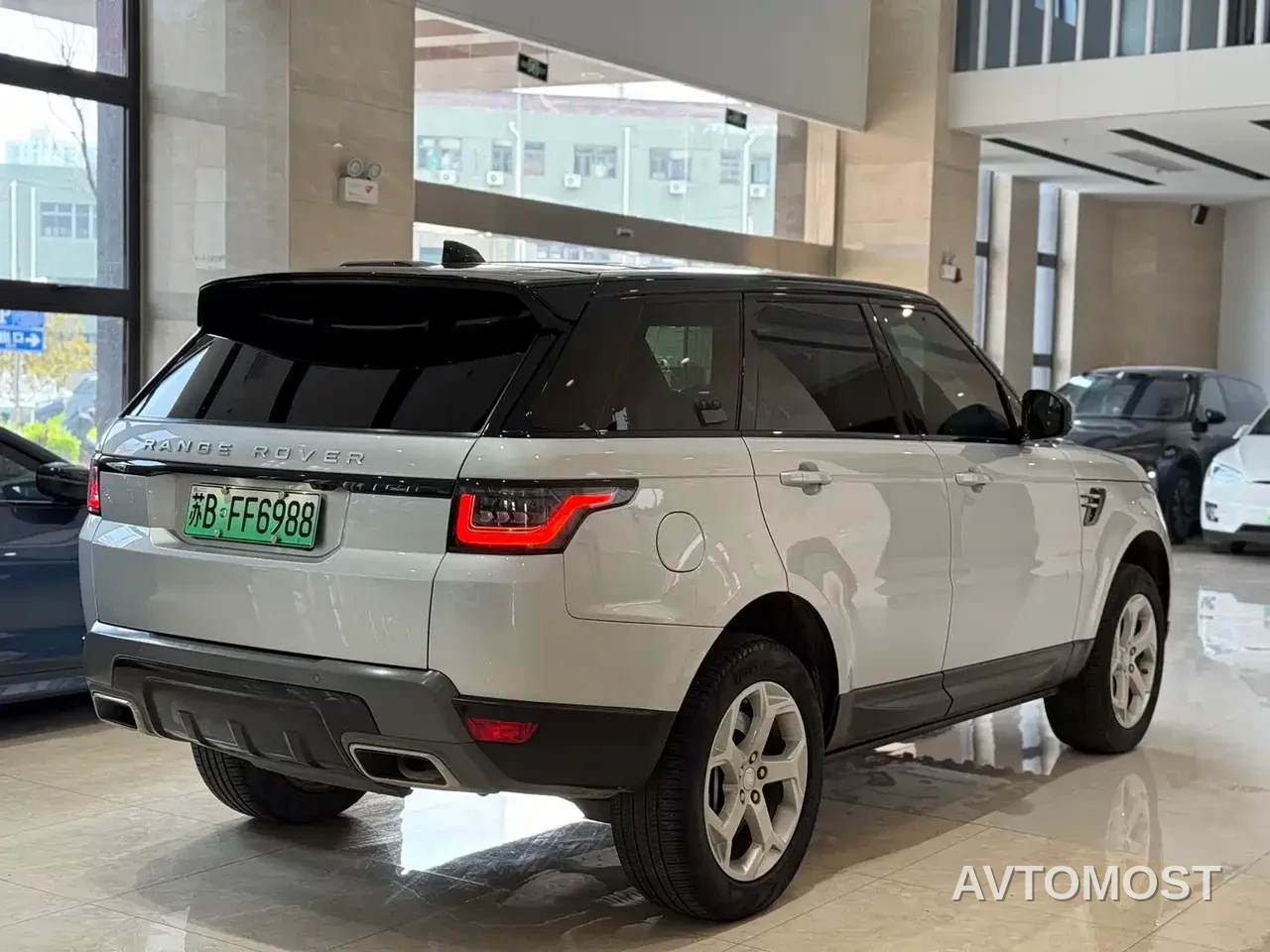 Land Rover Range Rover Sport PHEV 2021 P400e SE — фото 18