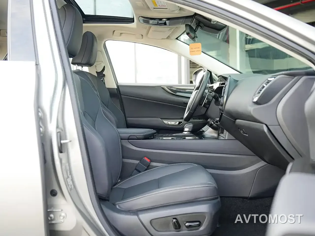 Lexus NX New Energy 2022 400h+ Joy Edition — фото 10