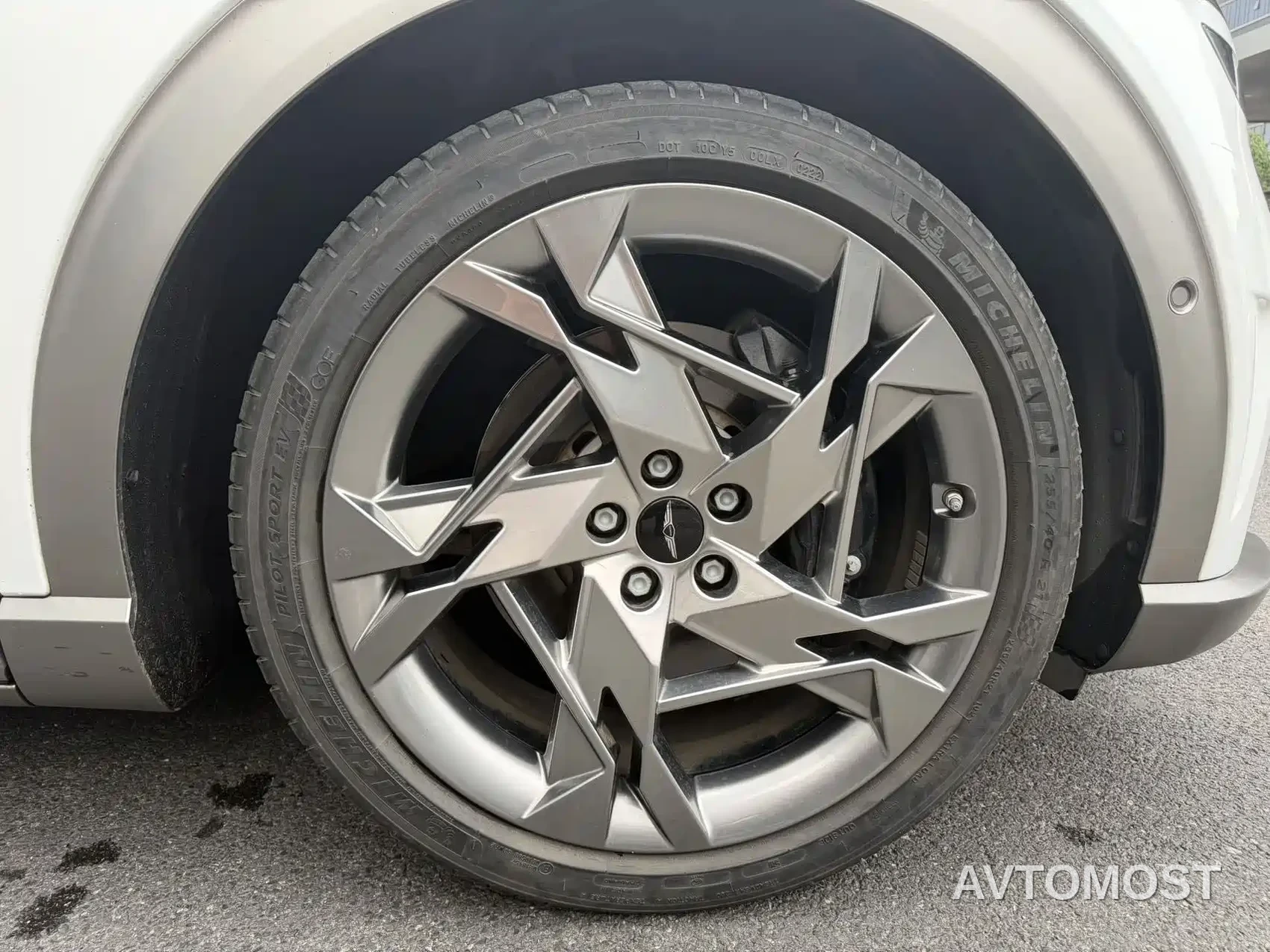 Genesis GV60 2023 Dual Motor AWD High Performance Flagship — фото 6