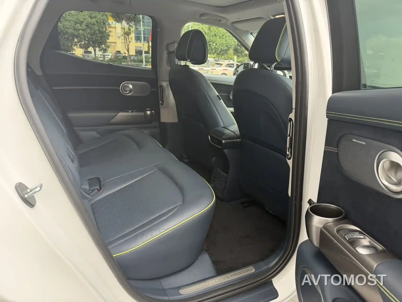 Genesis GV60 2023 Dual Motor AWD High Performance Flagship — фото 12