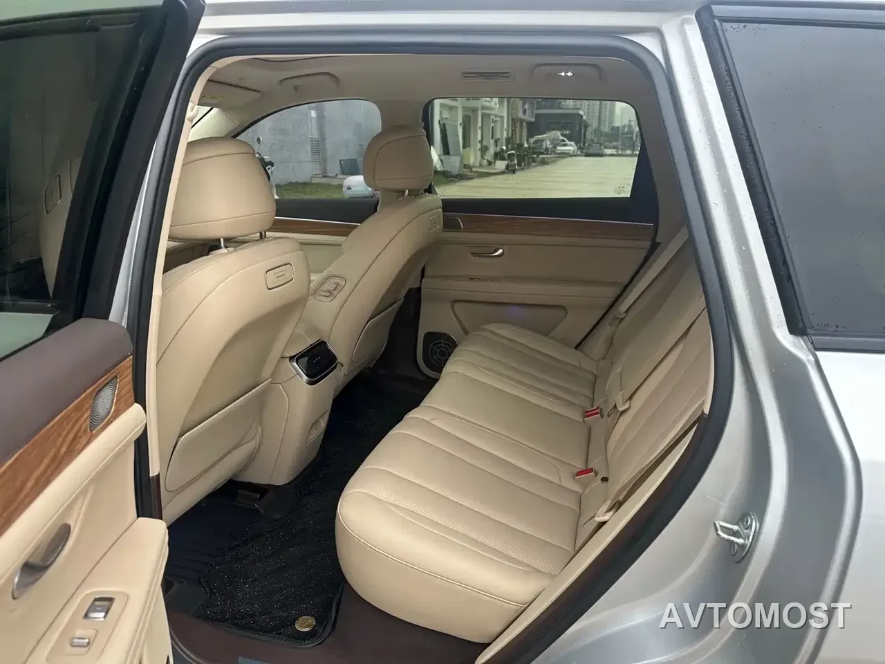 AITO M7 2024 1.5T RWD Plus 5-Seater — фото 5