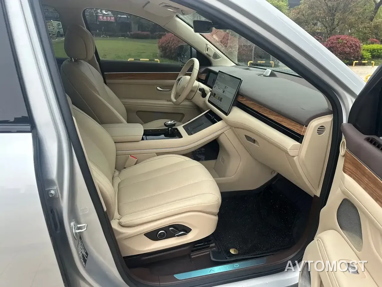 AITO M7 2024 1.5T RWD Plus 5-Seater — фото 9