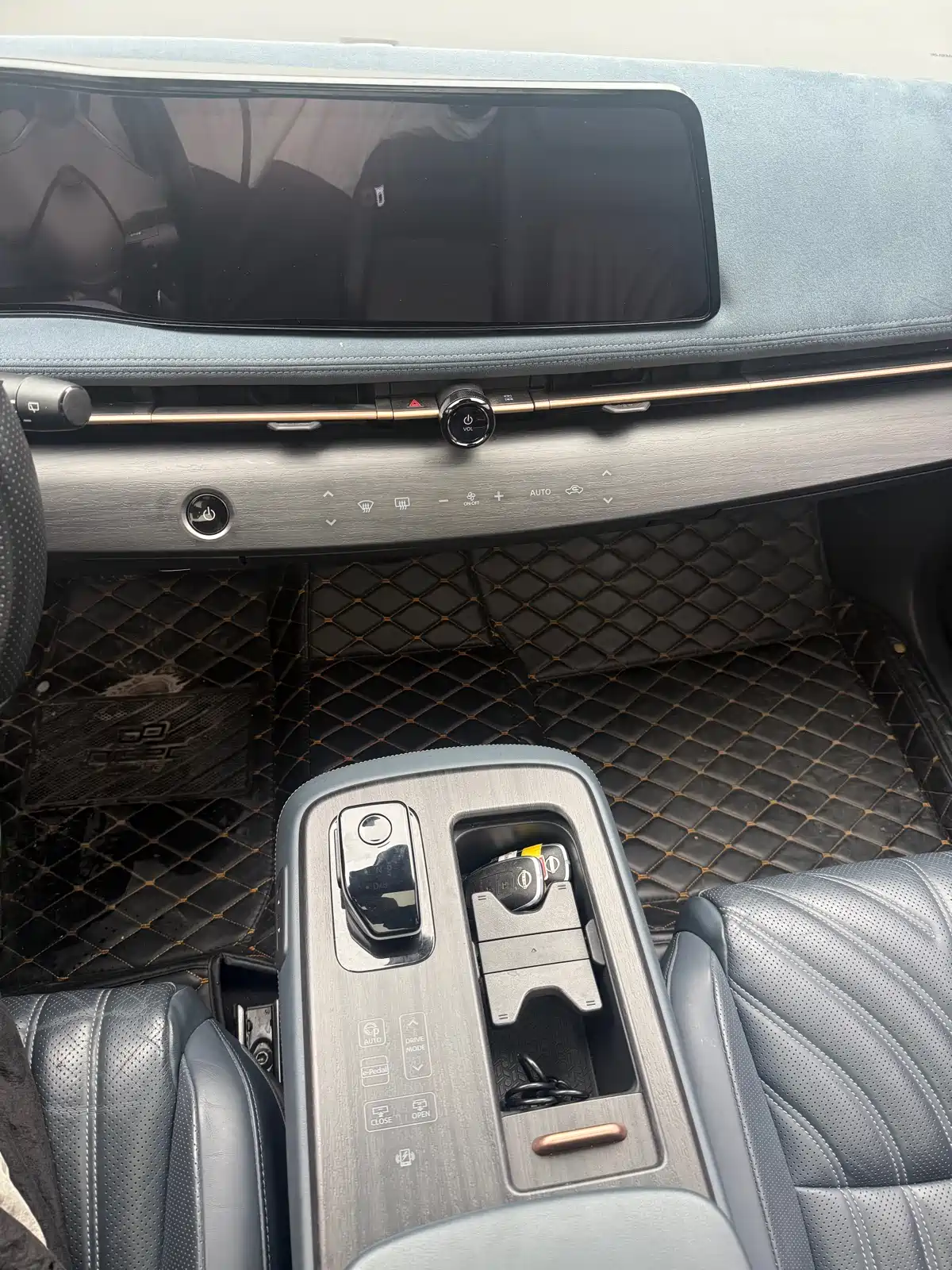 Nissan ARIYA 2022 4WD High Performance Top Edition — фото 9