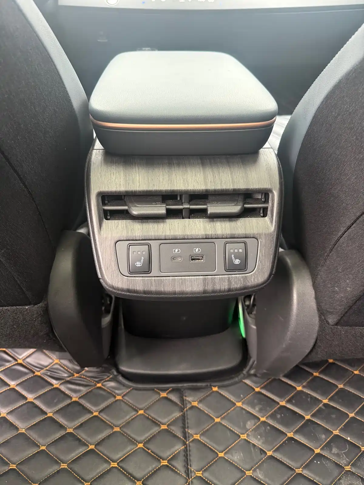 Nissan ARIYA 2022 4WD High Performance Top Edition — фото 19