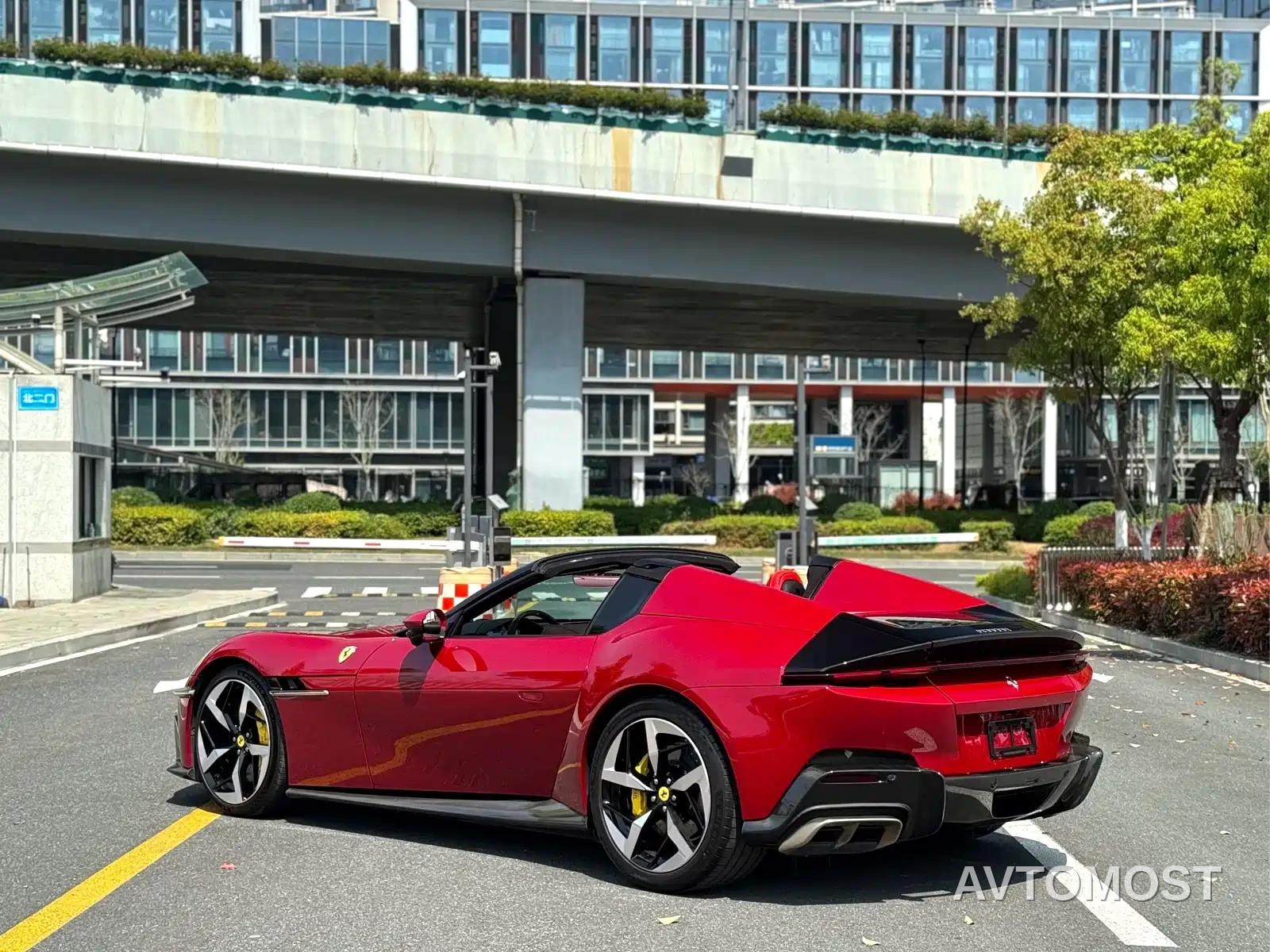 Ferrari 12Cilindri 2024 6.5L Spider — фото 9