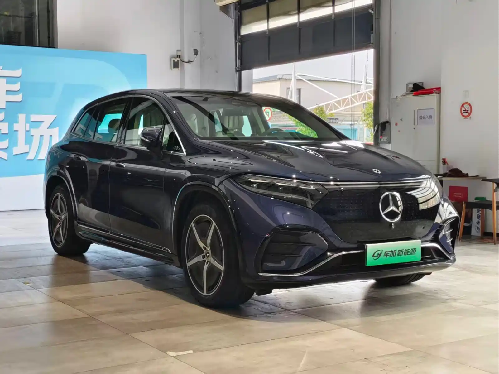 Mercedes-Benz EQS SUV 2023 450 4MATIC Pioneer Edition — фото 3