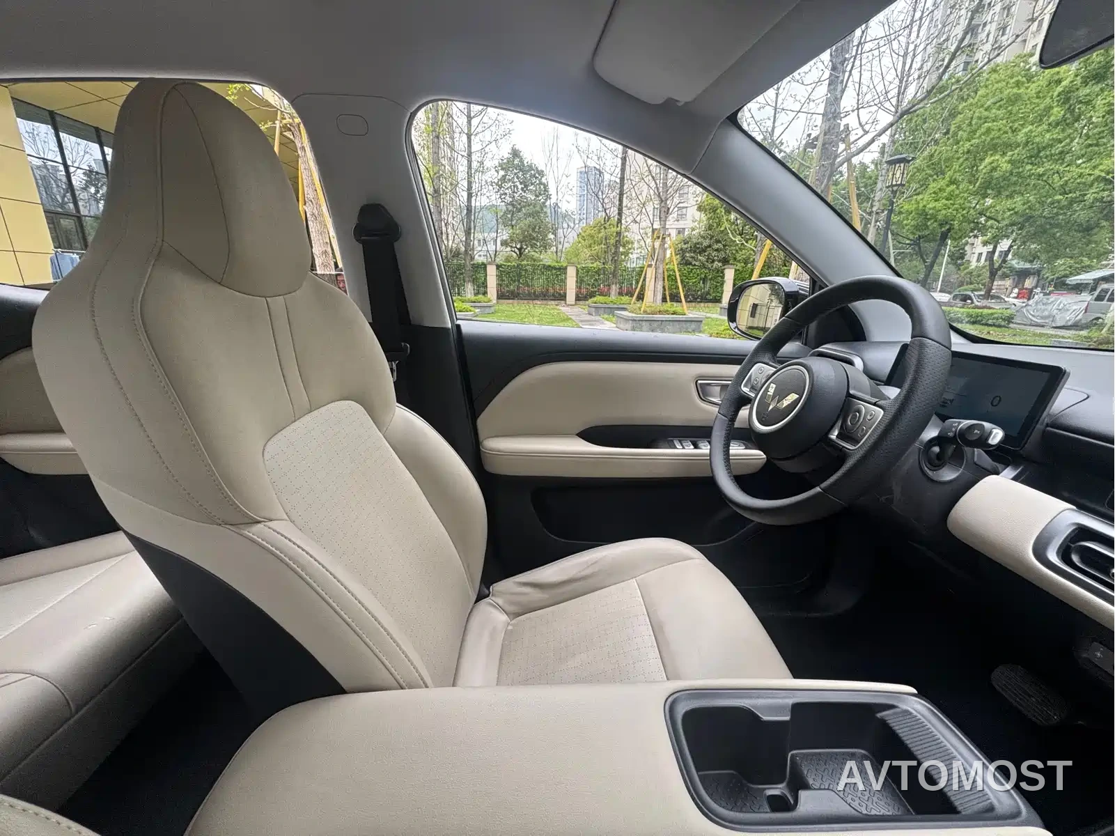Wuling Binguo PLUS 2024 Model 330km 5-Seater — фото 18