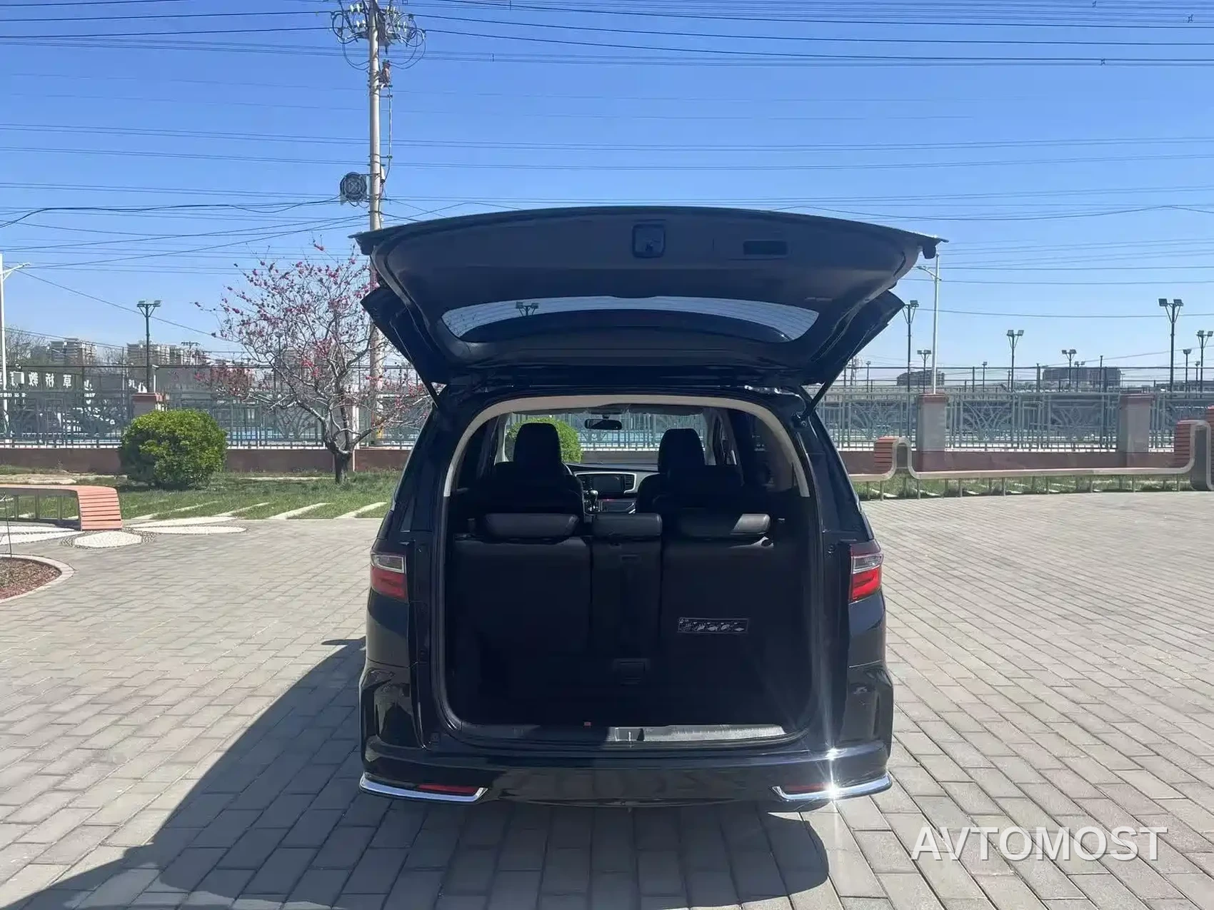 Honda Odyssey 2021 2.0L Sharp Comfort Edition — фото 9