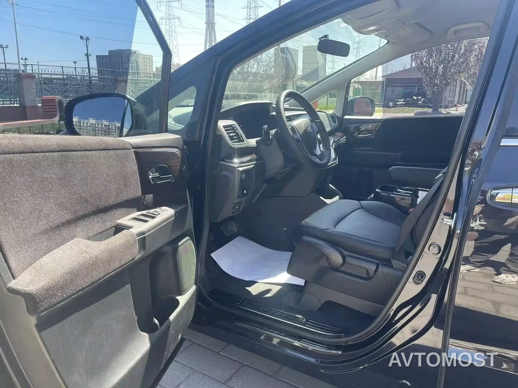 Honda Odyssey 2021 2.0L Sharp Comfort Edition — фото 10