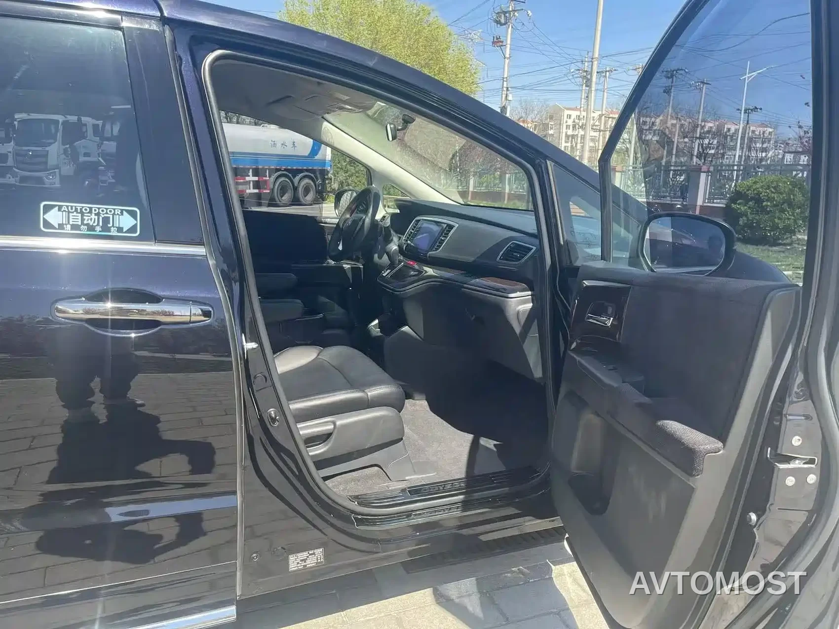 Honda Odyssey 2021 2.0L Sharp Comfort Edition — фото 11
