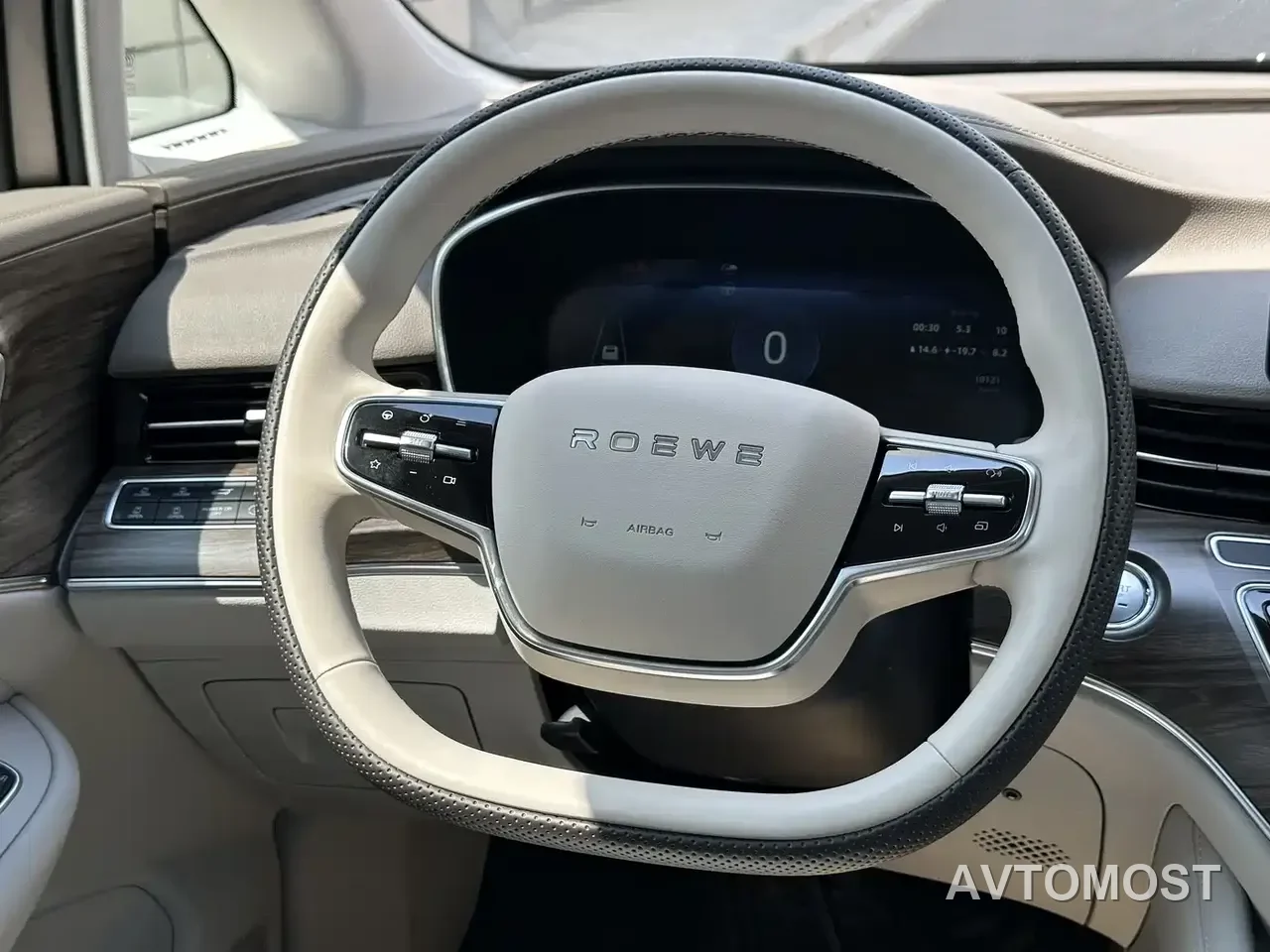 Roewe iMAX8 EV 2025 1.5T DMH Land Luxury Edition — фото 7