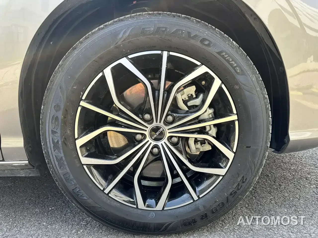 Roewe iMAX8 EV 2025 1.5T DMH Land Luxury Edition — фото 19