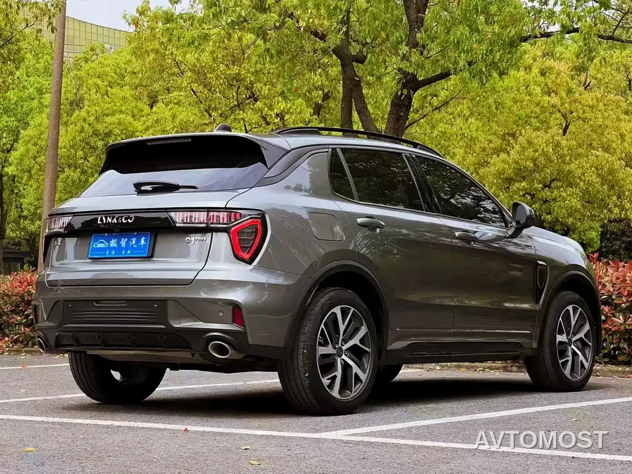 Lynk & Co 01 EM-P 2022 1.5TD PHEV Plus — фото 5