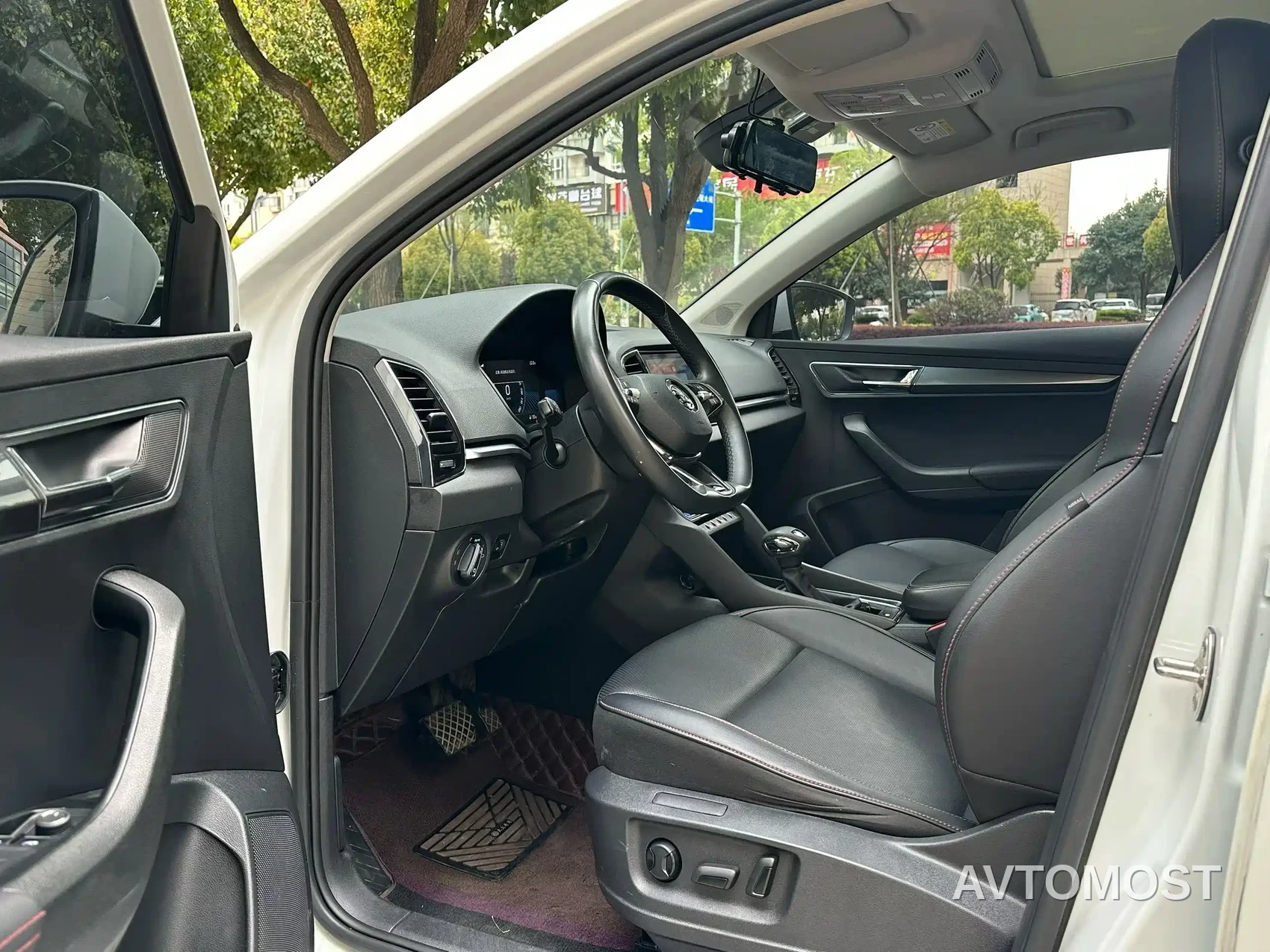 Škoda Karoq 2023 TSI280 Luxury Edition — фото 4