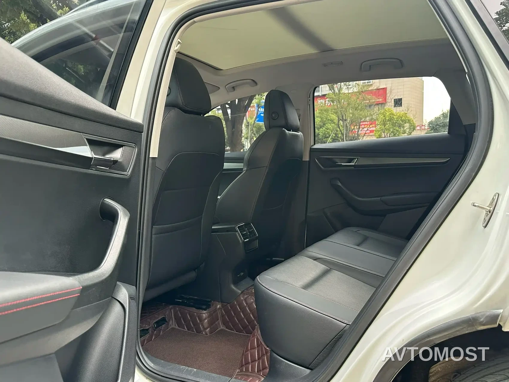 Škoda Karoq 2023 TSI280 Luxury Edition — фото 6