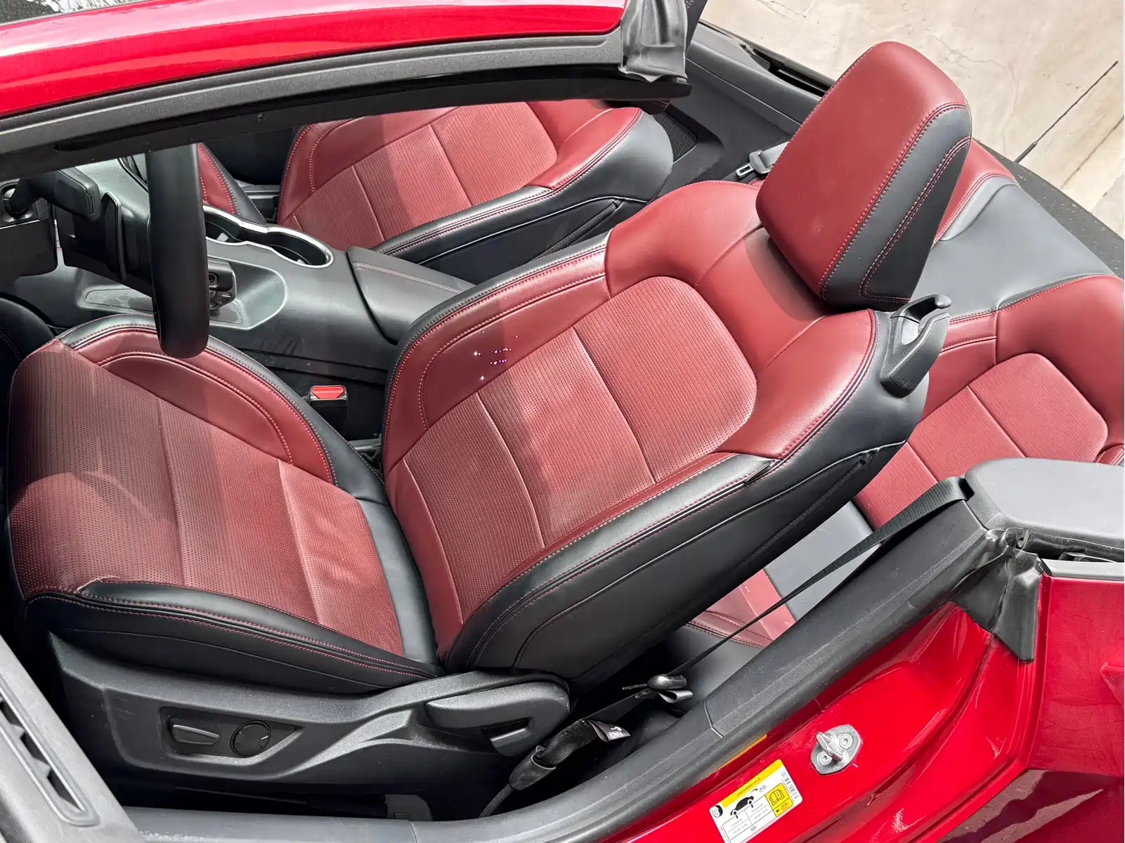 Ford Mustang 2024 2.3T EcoBoost Convertible Sport Edition — фото 7