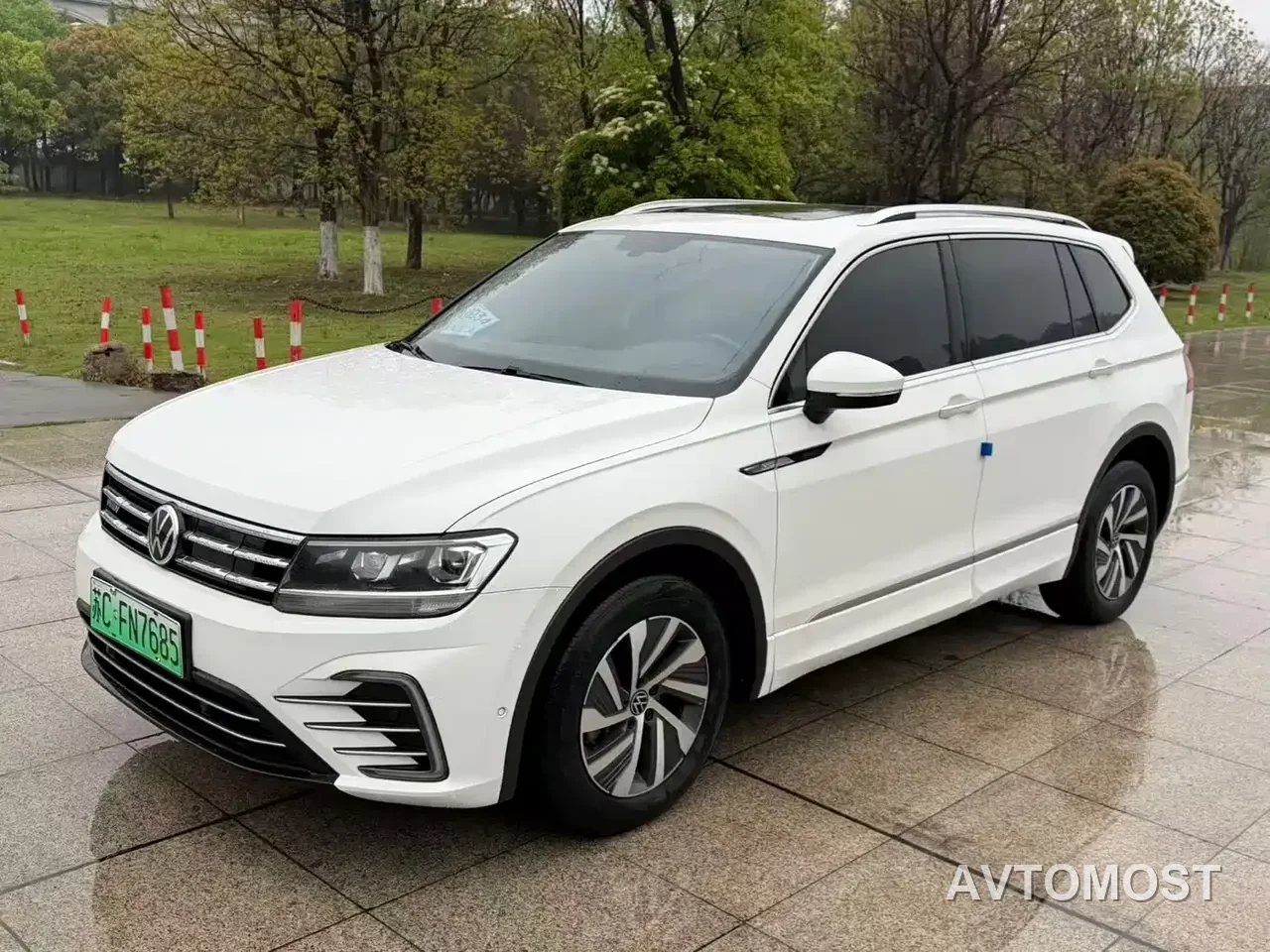 Volkswagen Tiguan L PHEV 2021 430PHEV Plug-in Hybrid Premium — фото 6