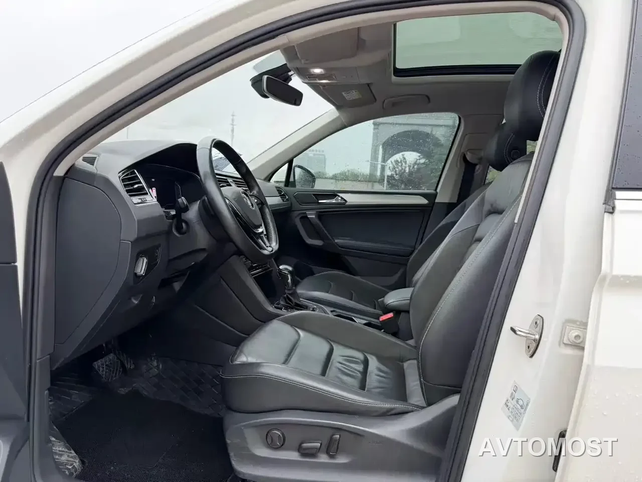 Volkswagen Tiguan L PHEV 2021 430PHEV Plug-in Hybrid Premium — фото 3