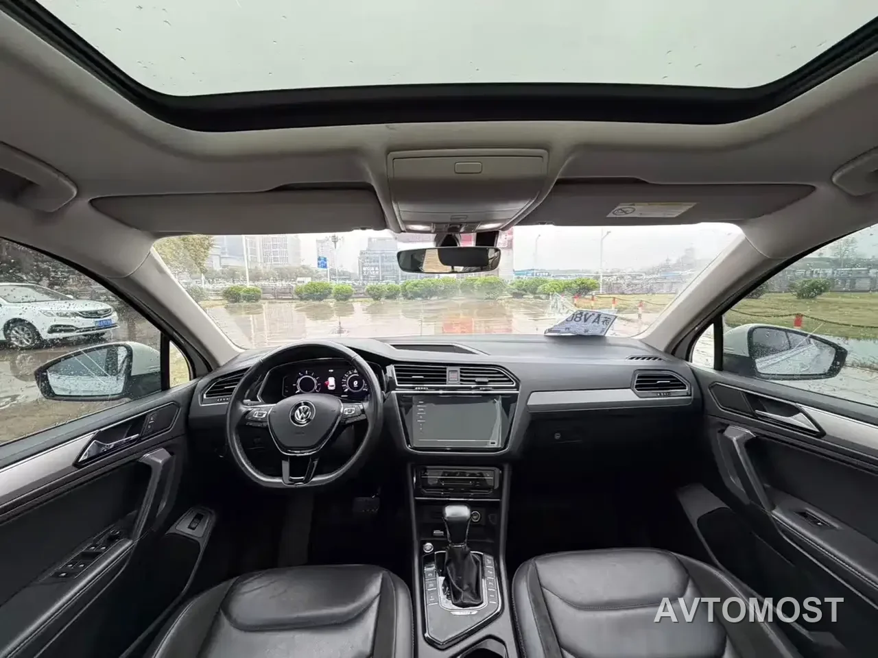 Volkswagen Tiguan L PHEV 2021 430PHEV Plug-in Hybrid Premium — фото 1