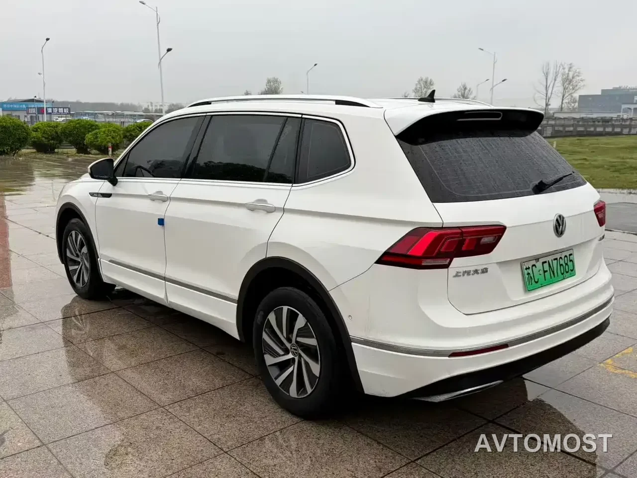 Volkswagen Tiguan L PHEV 2021 430PHEV Plug-in Hybrid Premium — фото 8