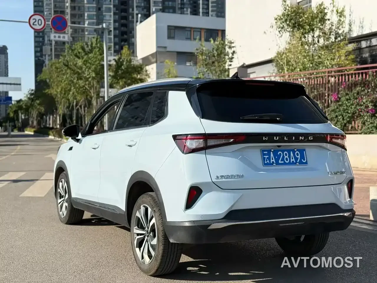 Wuling Xingchen 2022 2.0L DHT Electric Speed Edition — фото 6