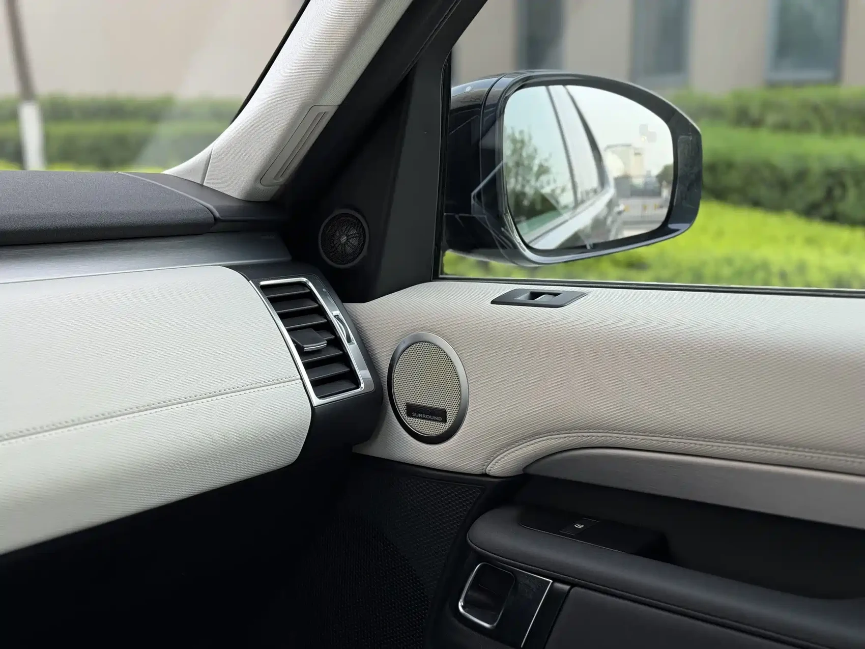 Land Rover Discovery 2024 Model 360PS Dynamic HSE — фото 5