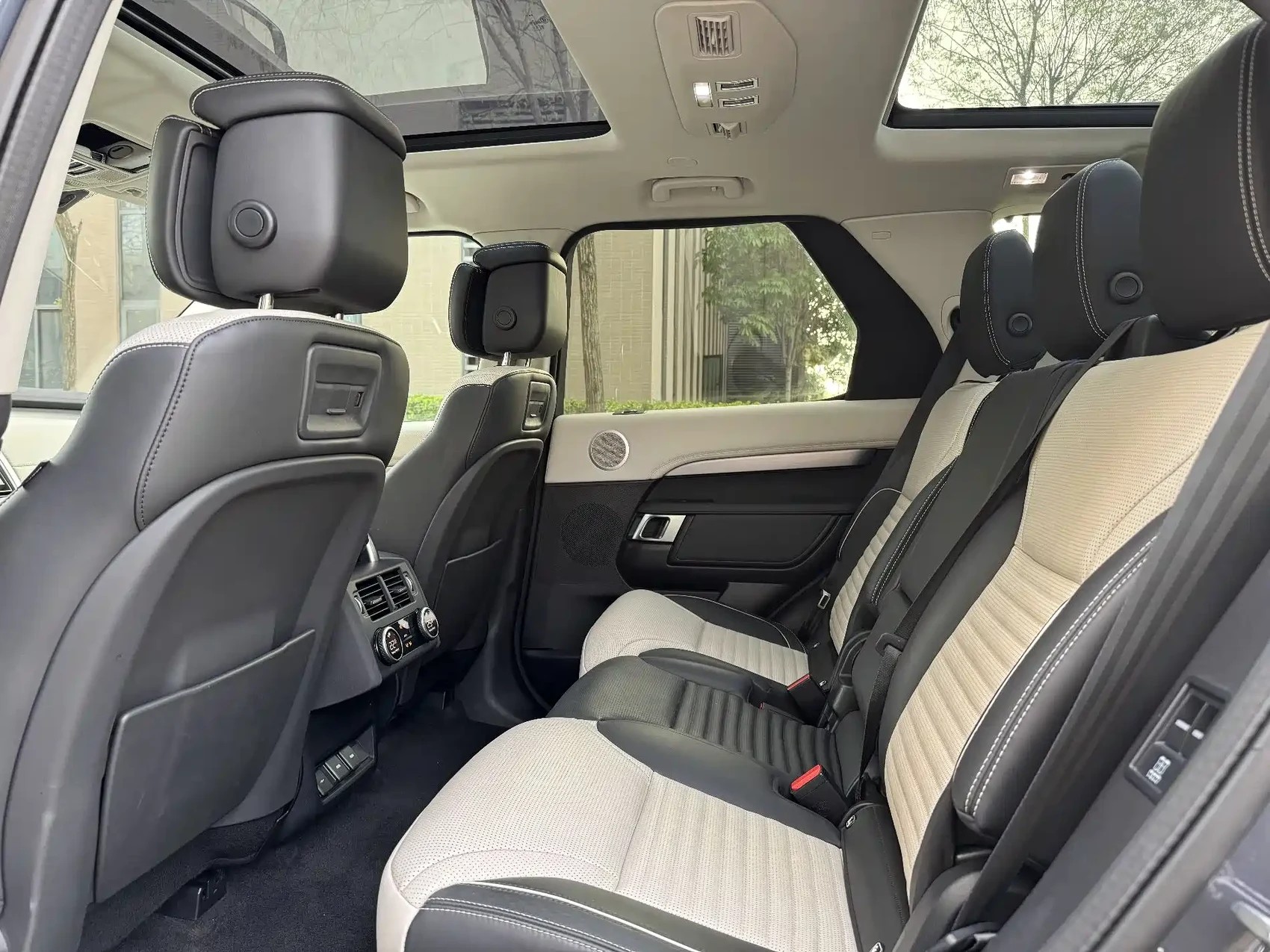 Land Rover Discovery 2024 Model 360PS Dynamic HSE — фото 10
