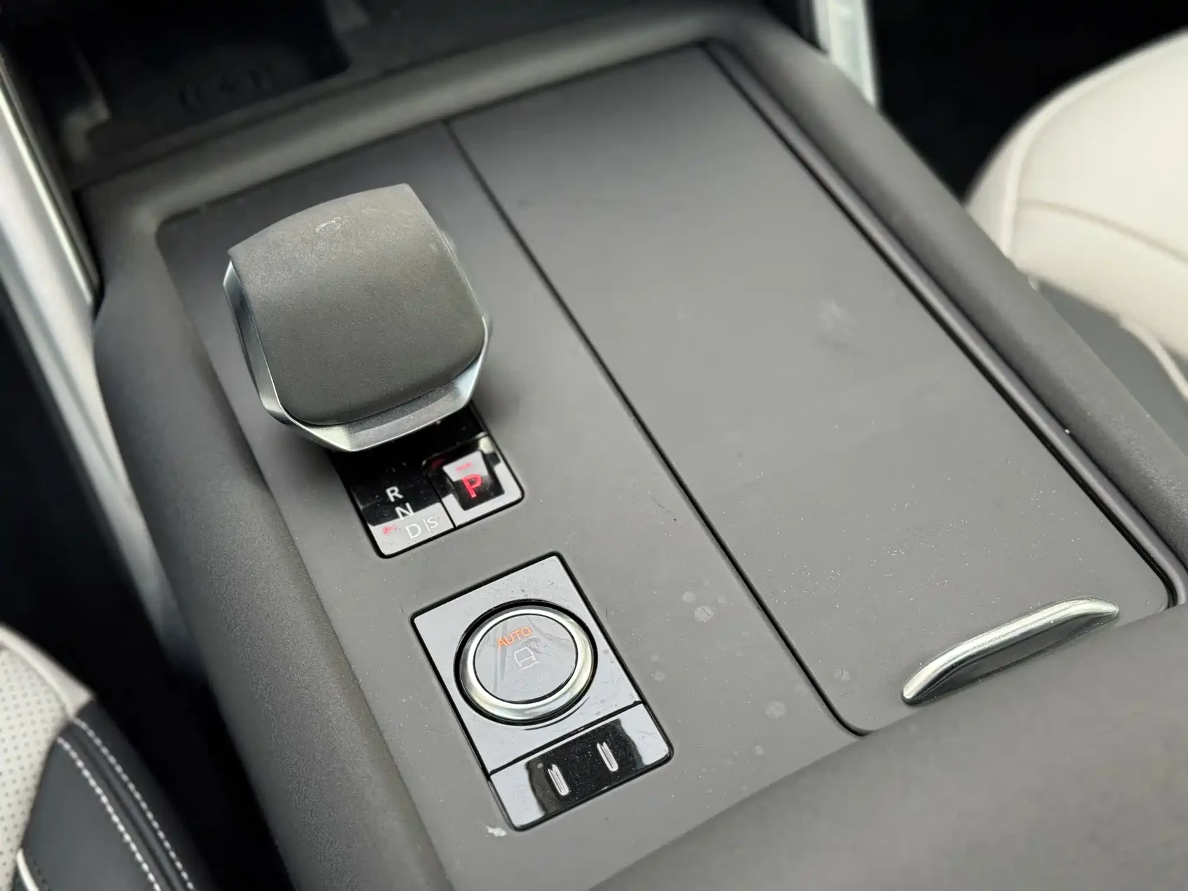 Land Rover Discovery 2024 Model 360PS Dynamic HSE — фото 14