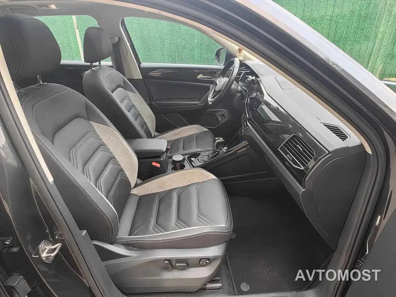 Volkswagen Tayron GTE Plug-in Hybrid 2022 1.4T Luxury — фото 4