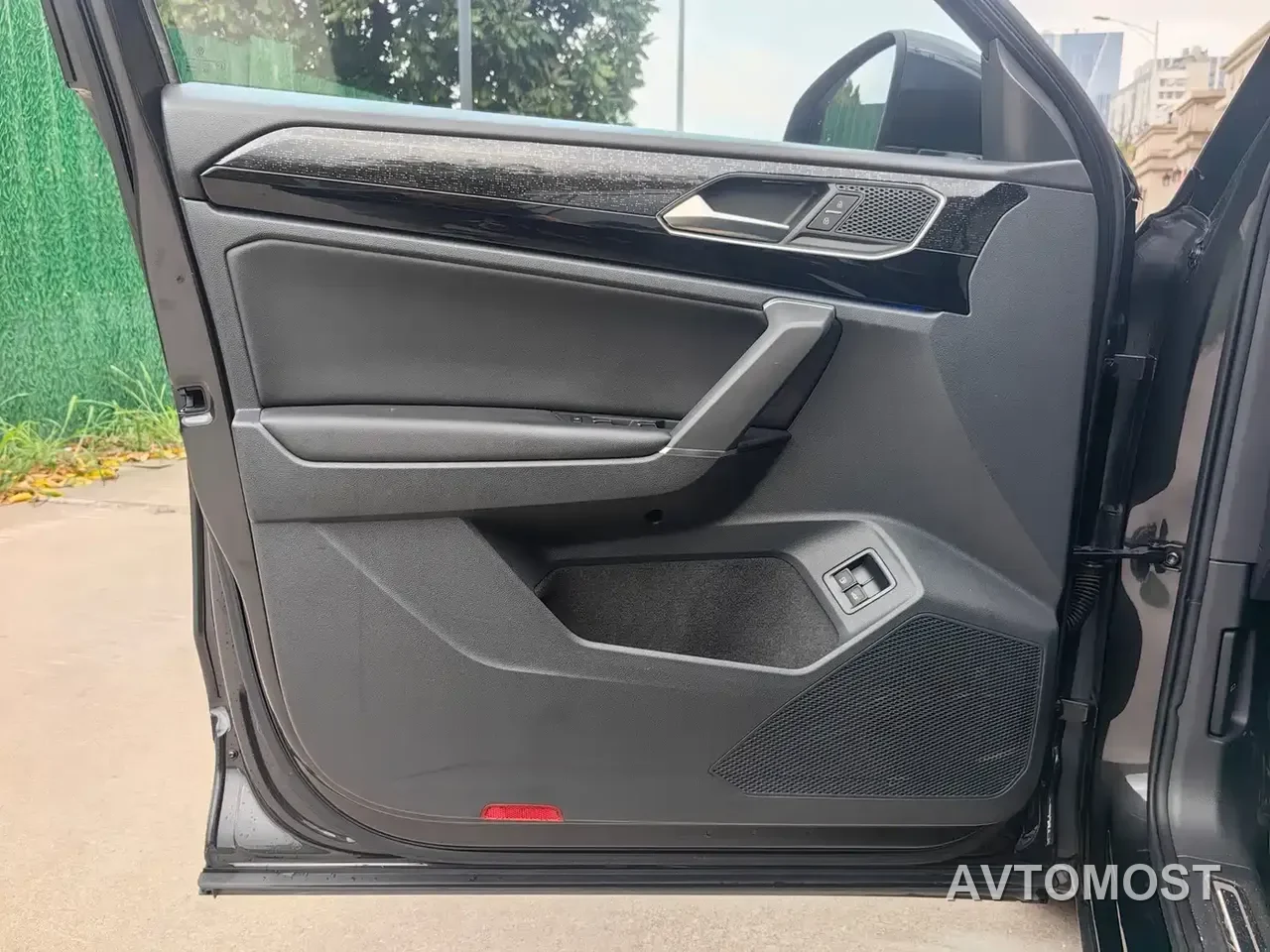 Volkswagen Tayron GTE Plug-in Hybrid 2022 1.4T Luxury — фото 13