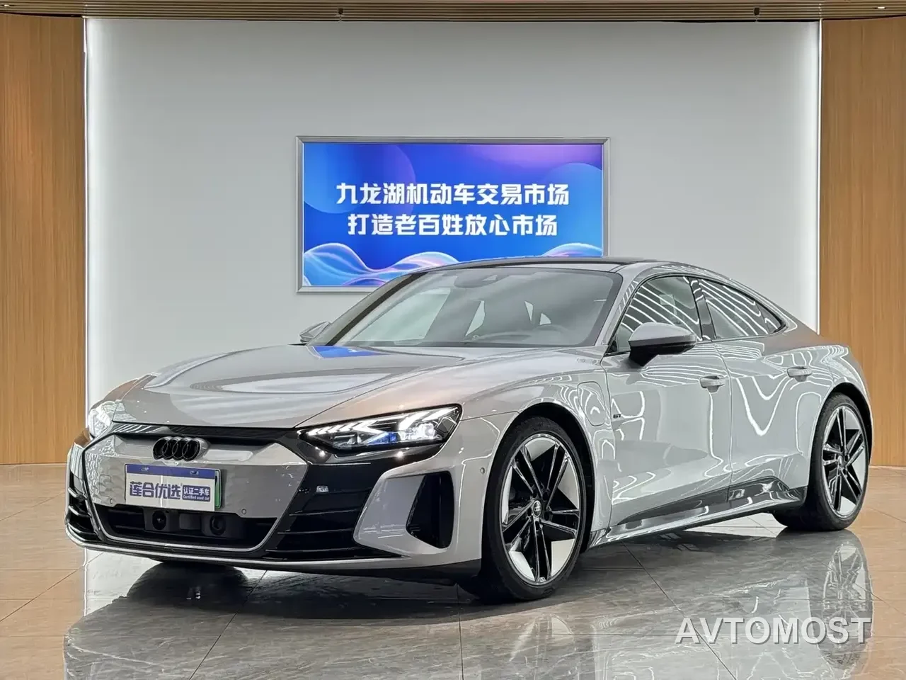 Audi e-tron GT 2023 Base Model — фото 1